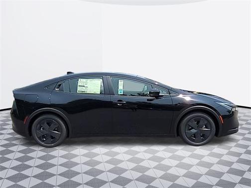 2025 Toyota Prius L