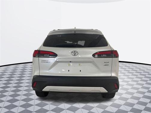 2024 Toyota Corolla Cross XLE
