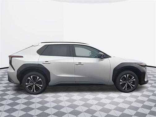 2025 Toyota bZ4X XLE
