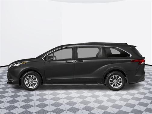 2025 Toyota Sienna XLE 7 Passenger