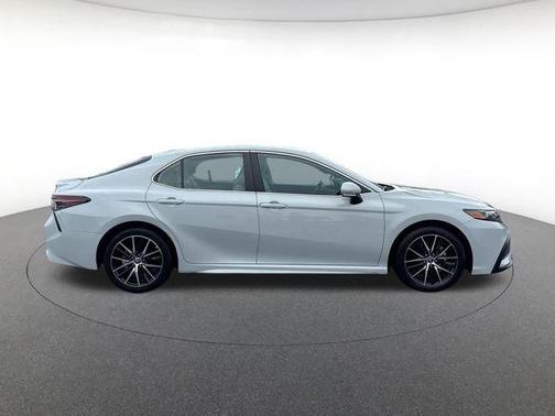 Ice Edge 2024 Toyota Camry SE