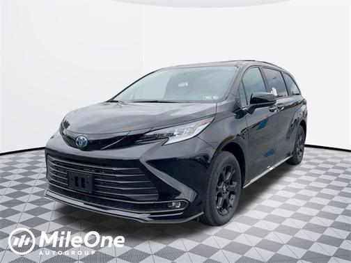 2025 Toyota Sienna Woodland Edition