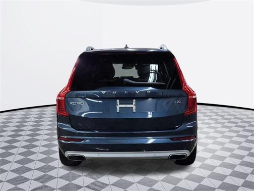 2019 Volvo XC90 T6 Momentum