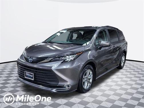 2023 Toyota Sienna XLE 7 Passenger