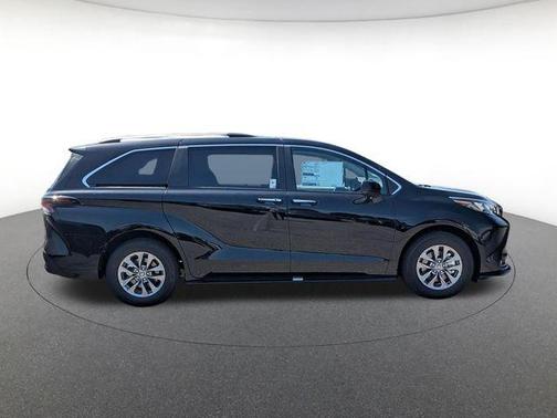 Midnight Black Metallic 2026 Toyota Sienna XLE