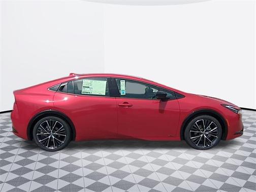 2025 Toyota Prius XLE