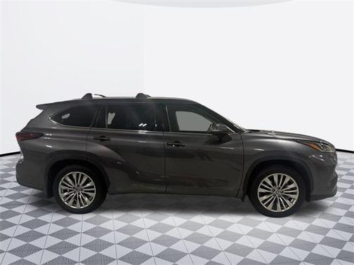 2024 Toyota Highlander Platinum