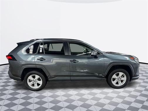 2020 Toyota RAV4 Hybrid SE