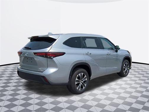 2025 Toyota Highlander XLE