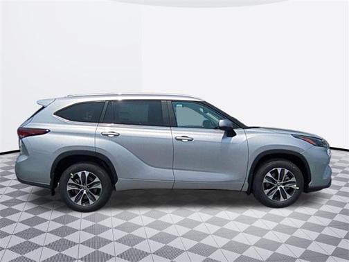 2025 Toyota Highlander XLE
