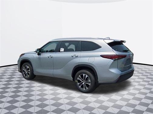 2025 Toyota Highlander XLE