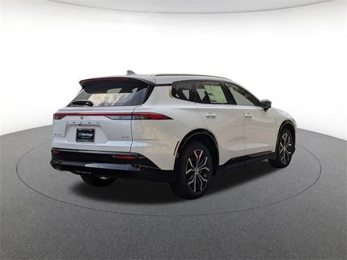 2025 Toyota Crown Signia XLE