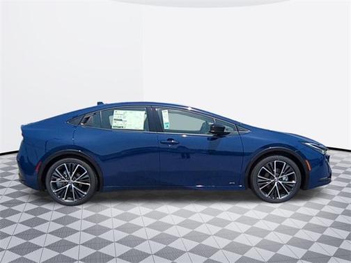 2025 Toyota Prius XLE