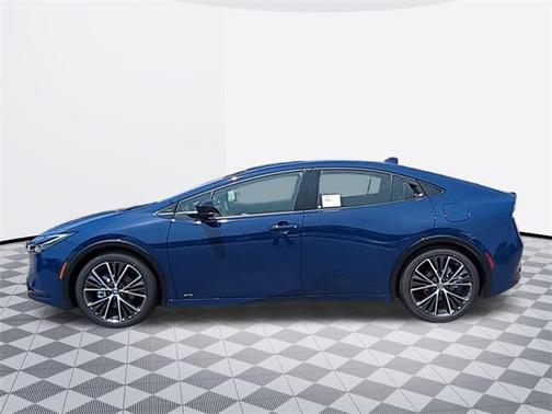 2025 Toyota Prius XLE