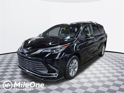 2024 Toyota Sienna Platinum 7 Passenger