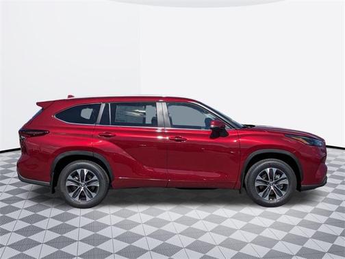 2025 Toyota Highlander XLE