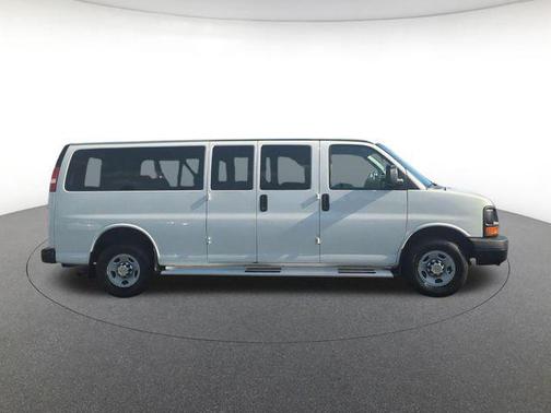 Summit White 2014 Chevrolet Express 3500 LS