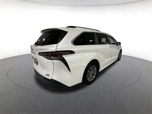 2024 Toyota Sienna XLE