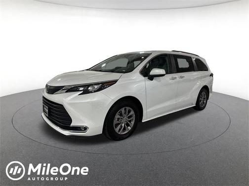 2024 Toyota Sienna XLE