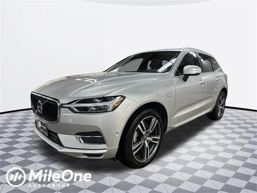 2019 Volvo XC60 Recharge Plug-In Hybrid T8 Momentum