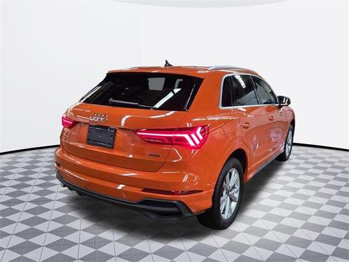 2024 Audi Q3 Premium 45 TFSI S line quattro Tiptronic