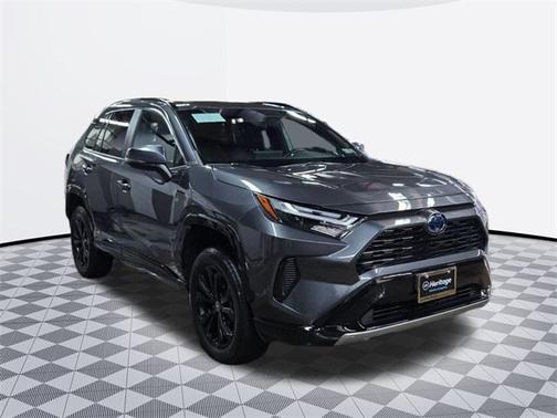 2022 Toyota RAV4 Hybrid SE