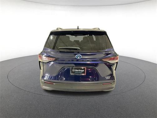 2024 Toyota Sienna XLE