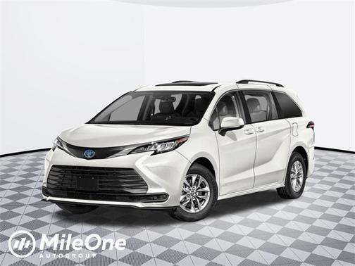 2025 Toyota Sienna LE