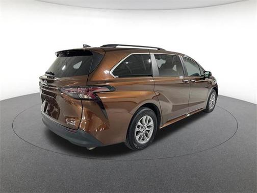 2024 Toyota Sienna XLE