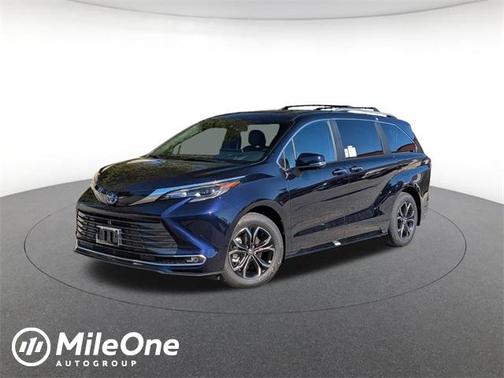 2025 Toyota Sienna Platinum 7 Passenger