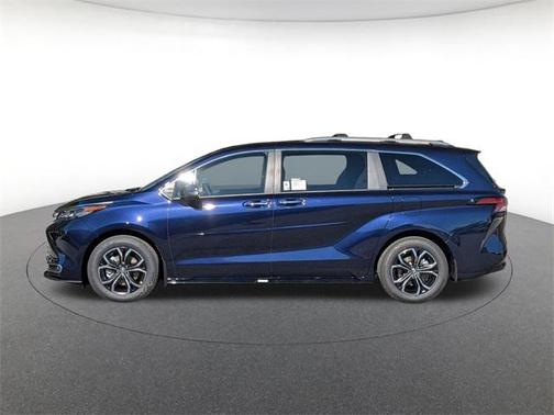 2025 Toyota Sienna Platinum 7 Passenger