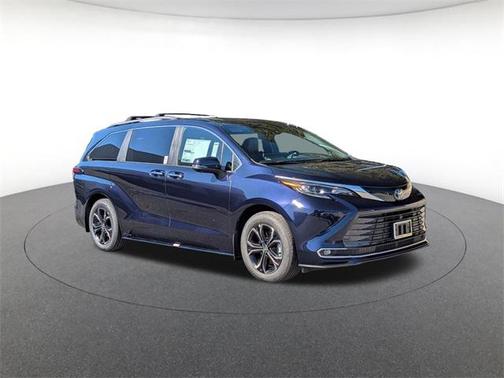 2025 Toyota Sienna Platinum 7 Passenger