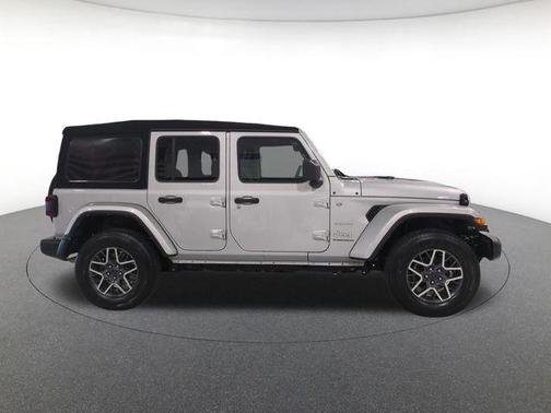 Silver Zynith Clearcoat 2024 Jeep Wrangler 4-Door Sahara 4x4