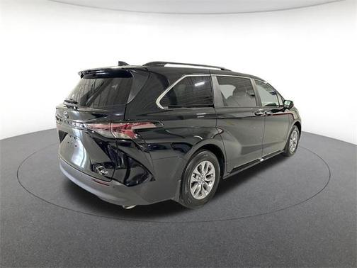 2025 Toyota Sienna XLE