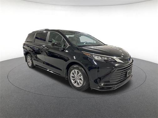 2025 Toyota Sienna XLE