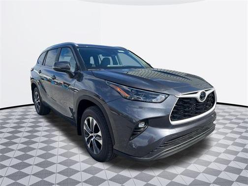 2025 Toyota Highlander XLE