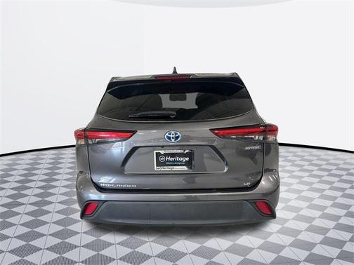 2022 Toyota Highlander Hybrid LE