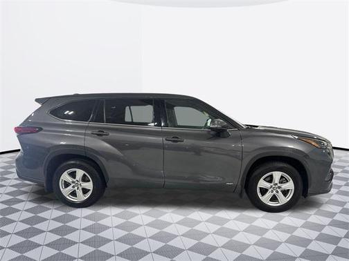 2022 Toyota Highlander Hybrid LE