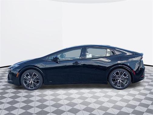 2025 Toyota Prius XLE