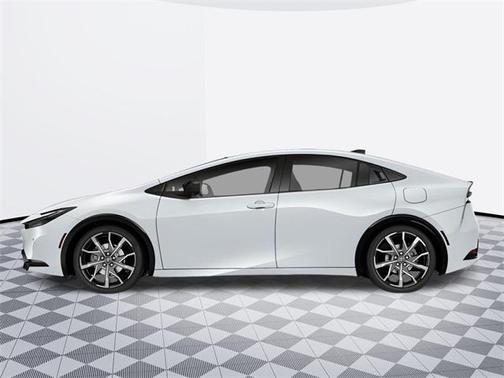 2025 Toyota Prius L