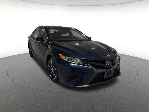 Aqua 2019 Toyota Camry SE