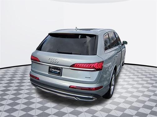 2024 Audi Q7 45 Premium Plus