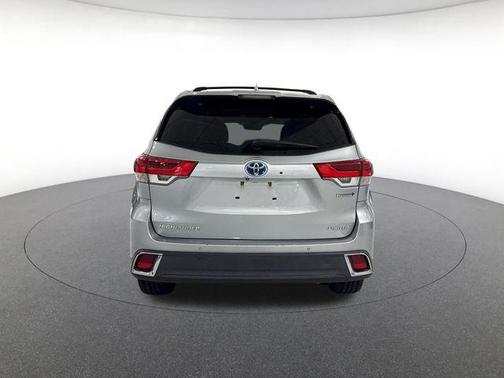 Celestial Silver Metallic 2017 Toyota Highlander Hybrid Platinum