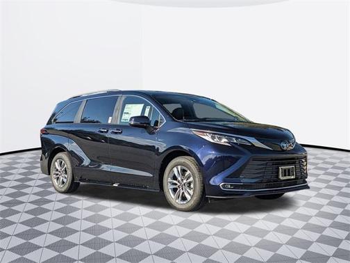 2025 Toyota Sienna Limited 7-Passenger