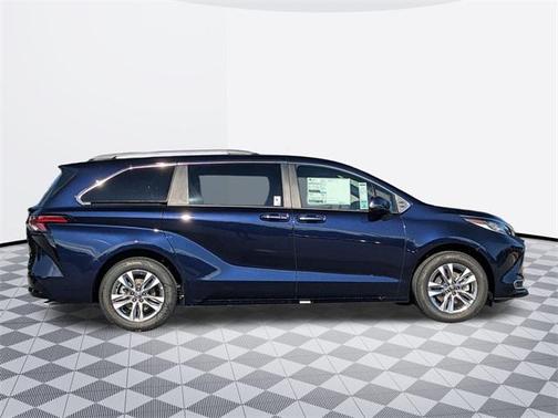 2025 Toyota Sienna Limited 7-Passenger