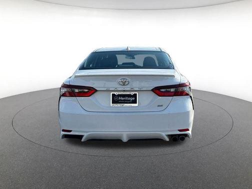 Ice 2024 Toyota Camry SE