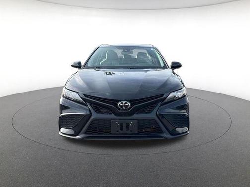 Midnight Black Metallic 2024 Toyota Camry SE