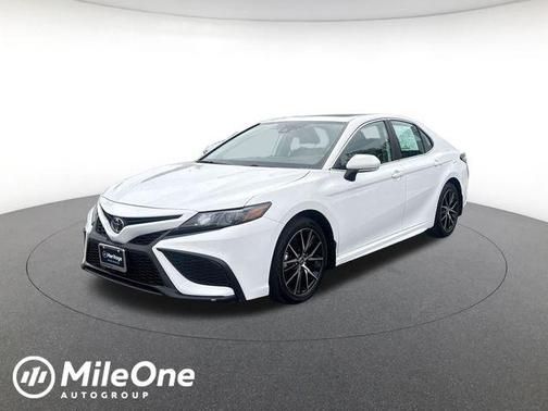 Ice Cap 2023 Toyota Camry SE