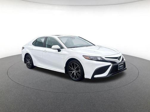 Ice Cap 2023 Toyota Camry SE