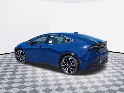 2025 Toyota Prius L